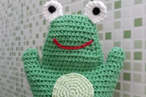 Puppet in frog crochet