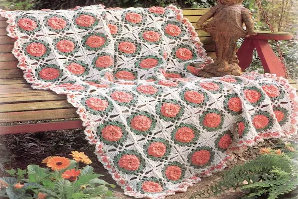 Afghan crochet blanket with roses